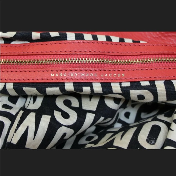 MARC BY MARC JACOBS BRIGHT RED TOTE LARGE - Picture 7 of 7